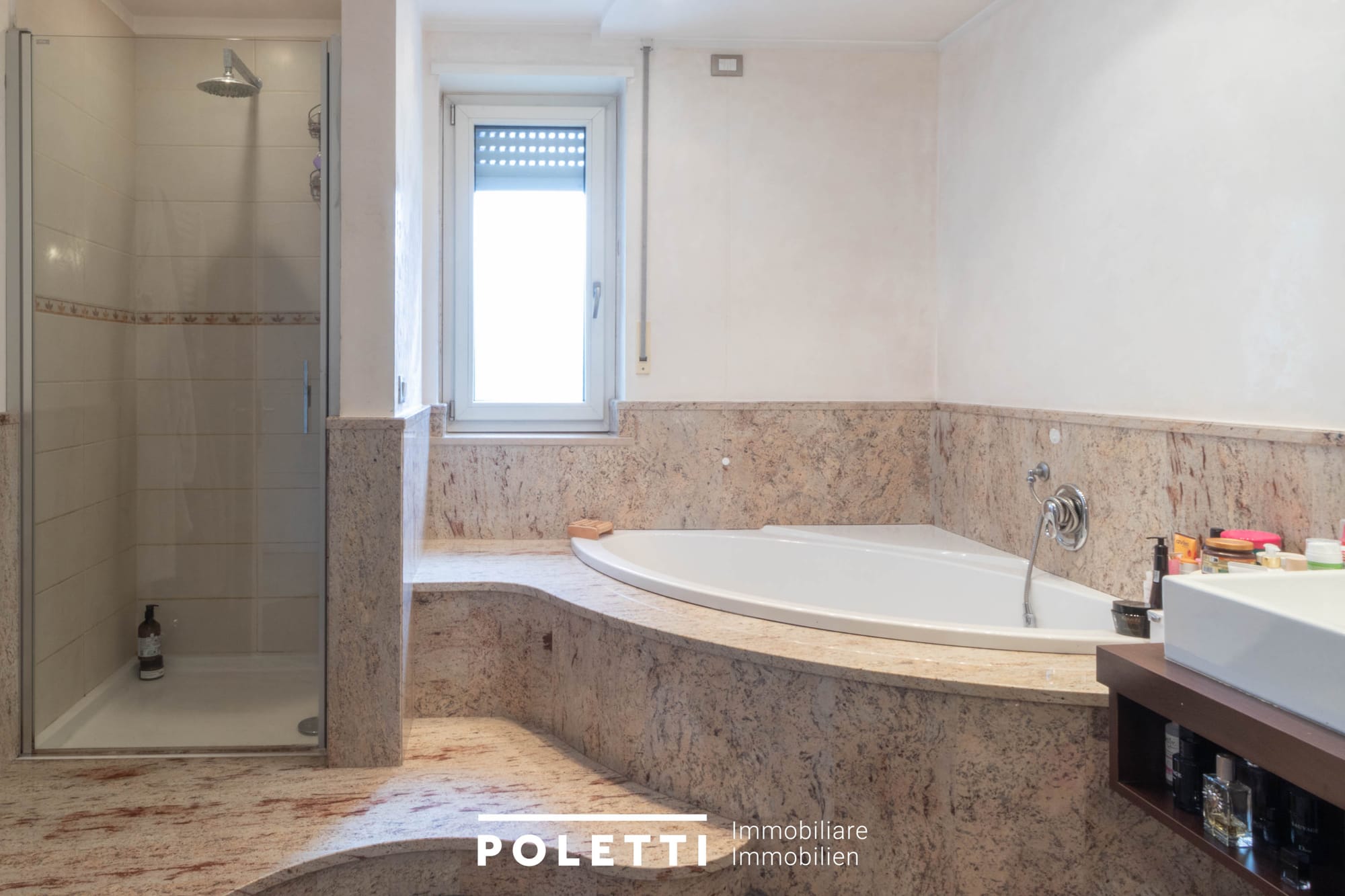 Duplex-con-1-terrazzo-e-2-balconi-a-Merano-Zona-Sinich-Sinigo-E540.000-19